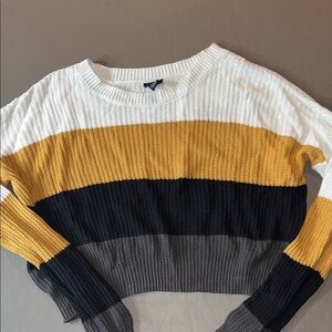 Women’s medium Rue21 Striped Knit Sweater in White, Gold, and Black